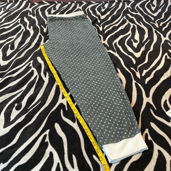 Pajama Set by Nicole Miller Brand. EUC! - Picture 15 of 16